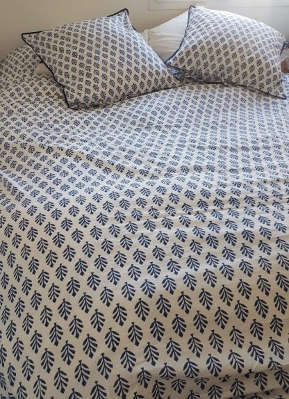 Linge de lit Housse de couette Parure de lit en coton imprimé au block print BOOTI Bleu Royal de VILLA D'ISSI