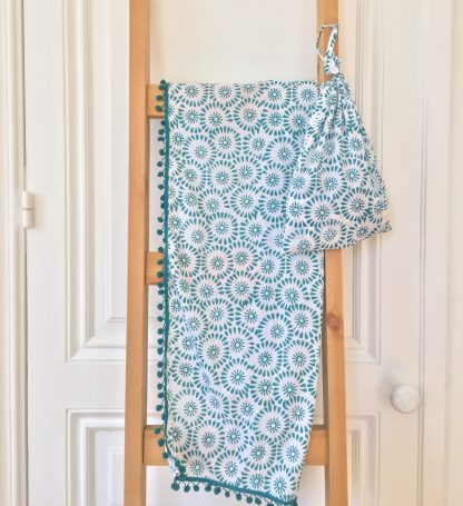 Chèche fille à pompons Foulard Paréo pour fille VERT BLEUTE de VILLA D'ISSI