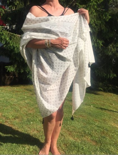 Chèche Paréo raffiné Etole chic GAIA crème et noir de VILLA D'ISSI