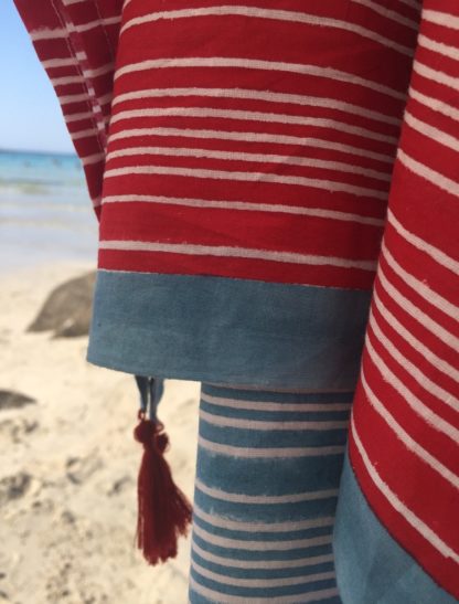 Paréo rayé étole STRIPES bleu rouge de VILLA D'ISSI Pareo Sarong Multipurpose Scarf STRIPES from VILLA D'ISSI STRIPES hand block printed