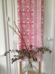 Nappe rose FLORA Rose Hibiscus de VILLA D’ISSI. Pink Tablecloth FLORA Rose Hibiscus from VILLA D’ISSI