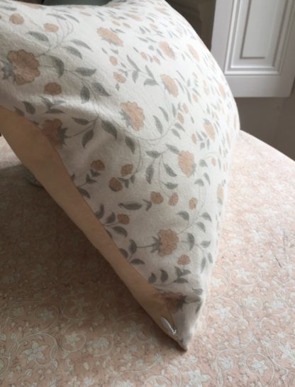 Housse de coussin imprimée au bloc CAMILLE Rose Nude de VILLA D'ISSI