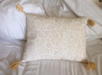 Housse de coussin imprimée à la main au block print DAUPHINE Sable d'Or de VILLA D'ISSI