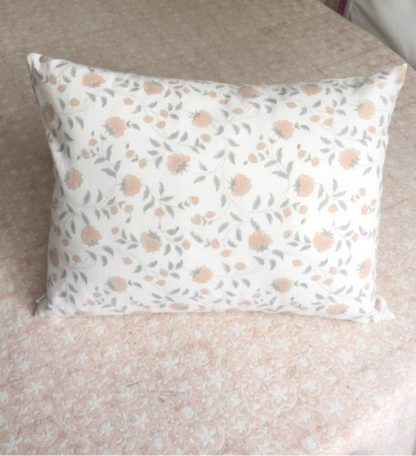 Housse de coussin imprimée au bloc CAMILLE Rose Nude de VILLA D'ISSI