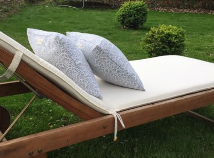 Housse de coussin imprimée à la main au block print ALIZA Bleu Denim de VILLA D'ISSI 40x40 cm