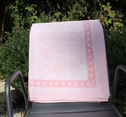 Nappe rose indienne ARIELLE de VILLA D'ISSI, imprimée à la main au block print