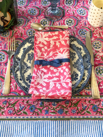 Nappe indienne rose et bleu imprimée à la main au tampon de bois (block print) SALEYA de VILLA D'ISSI