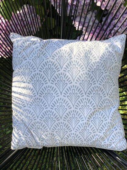 Housse de coussin imprimée à la main au block print ALIZA Bleu Denim de VILLA D'ISSI 40x40 cm