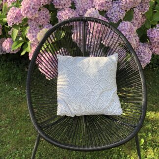 Housse de coussin imprimée à la main au block print ALIZA Bleu Denim de VILLA D'ISSI 40x40 cm