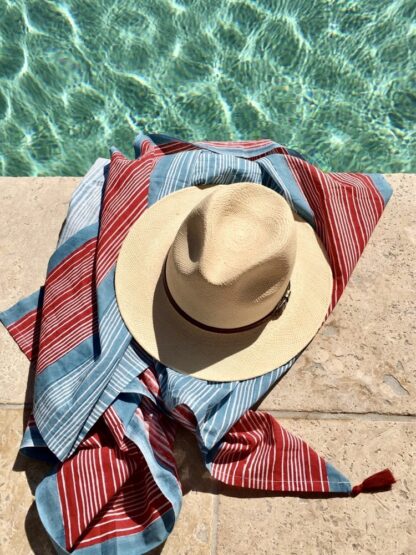 Paréo rayé étole STRIPES bleu rouge de VILLA D'ISSI Pareo Sarong Multipurpose Scarf STRIPES from VILLA D'ISSI STRIPES